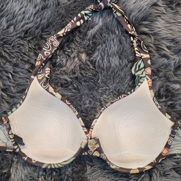 BECREATIVE High Quality Two Piece Swimsuit - Picture 9 of 14